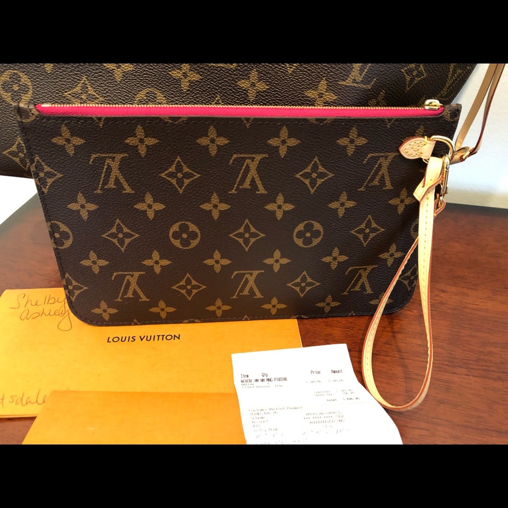 Authentic Louis Vuitton Pouch (from Neverfull MM)